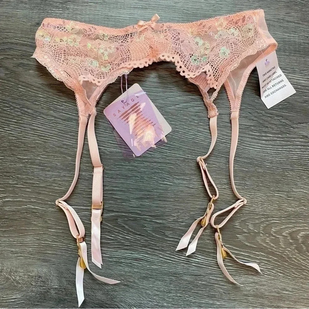 Savage X Fenty NWT Lace Garter Belt Lingerie Pink Medium